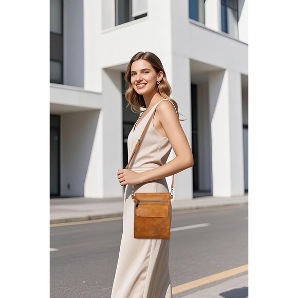 Versatile Women's Crossbody Bag in Vegan Leather—Adjustable & Organized Design - Picture 2 of 7